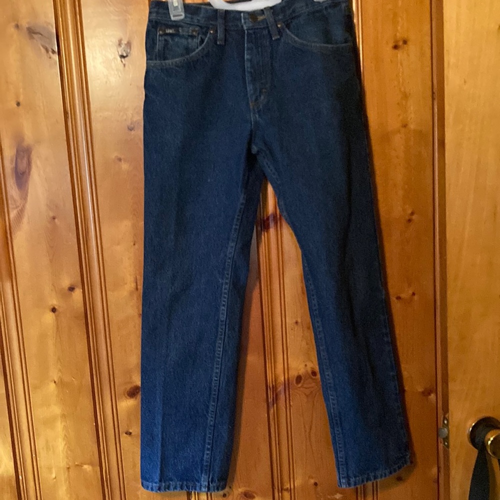 Says size 30 but fits like a 28 mens Lee Regular Fit Jeans 30” long